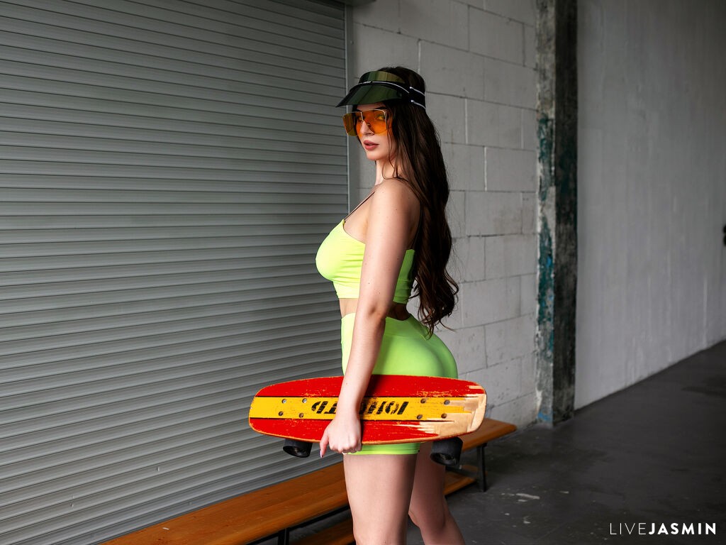 ClaireRyder live cam profile preview on CamGirlVillage