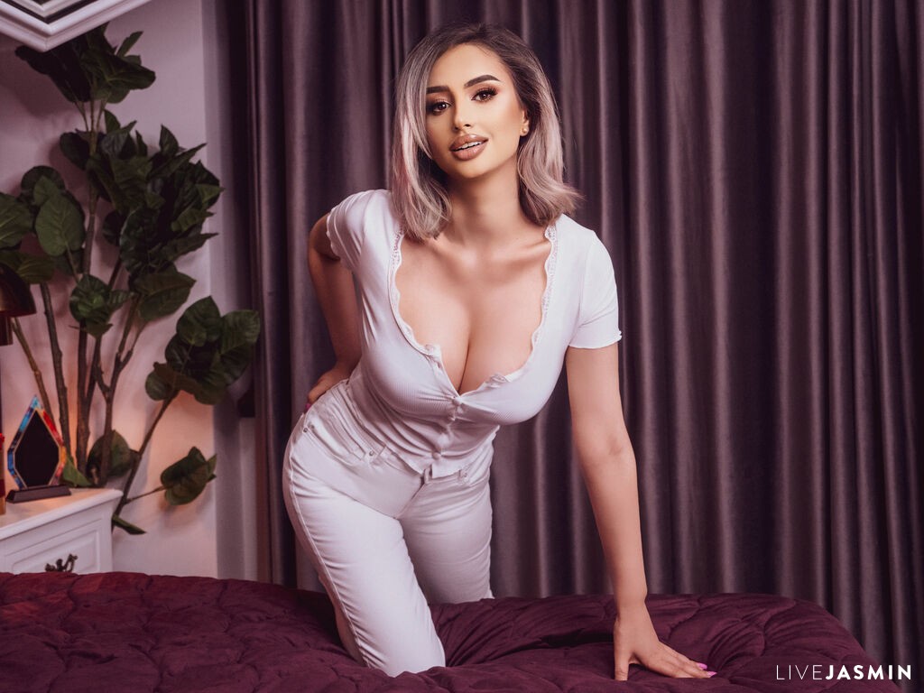 Live cam model DayanaJacobs