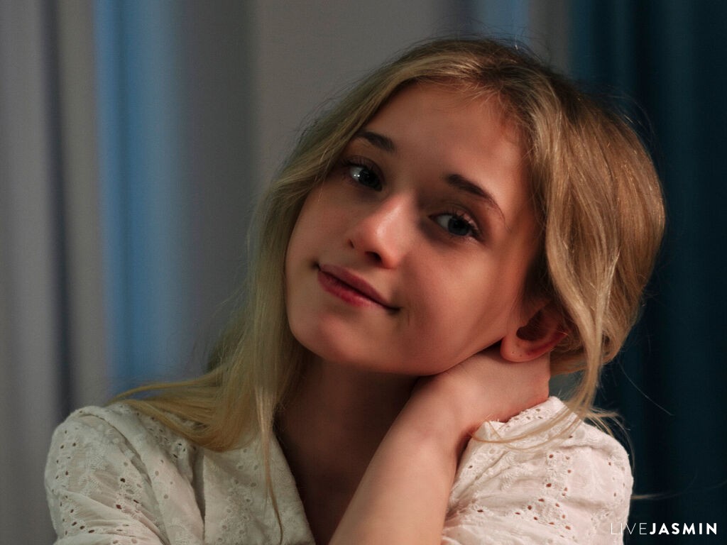 DorisCounsell live cam profile preview on CamGirlVillage