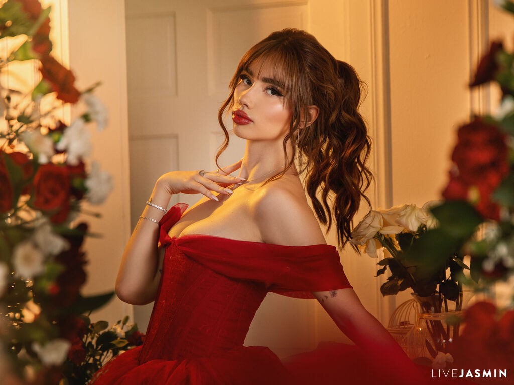 EmmaCorrtez live cam profile preview on CamGirlVillage