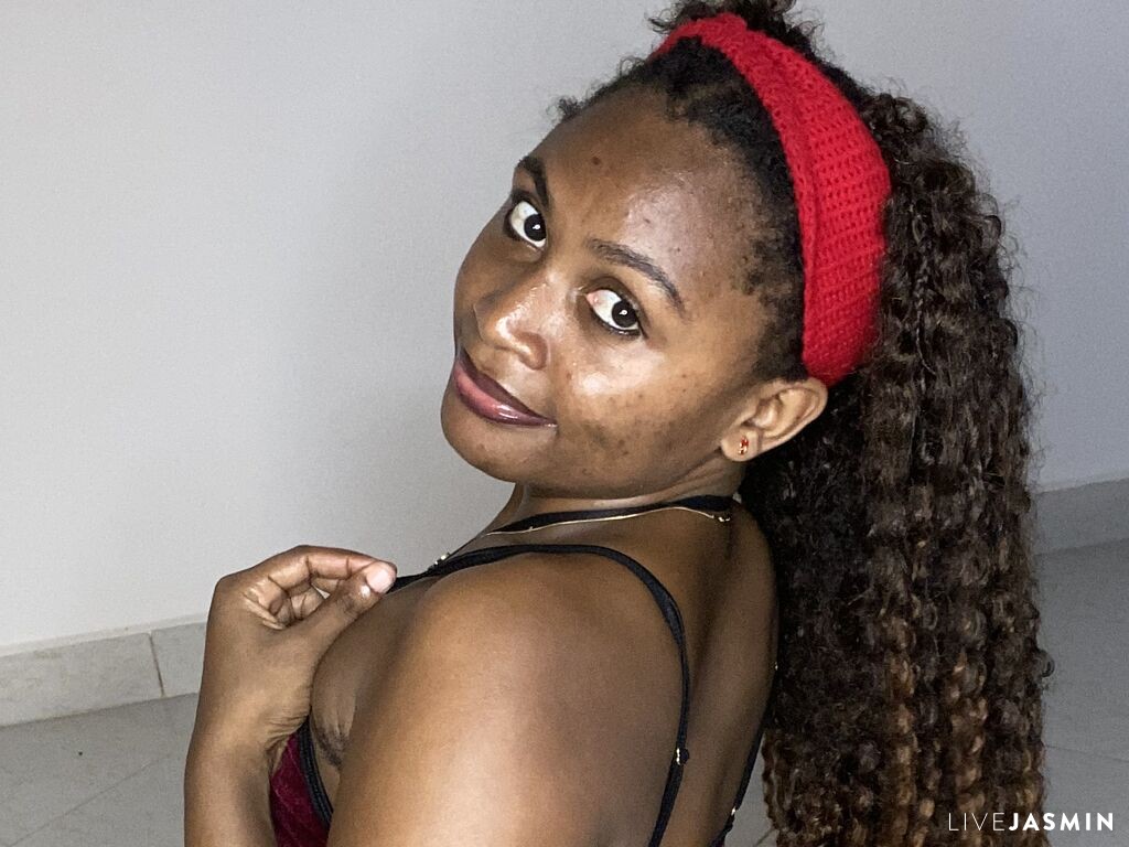 LilySalim live cam profile preview on CamGirlVillage